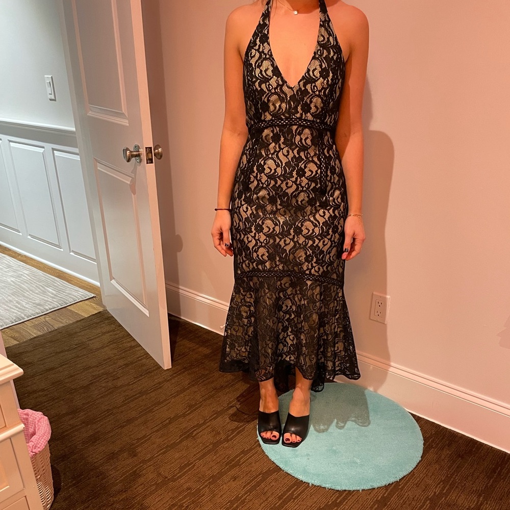 David Meister Black Lace Mermaid Dress. Perfect for a fancy occasion!